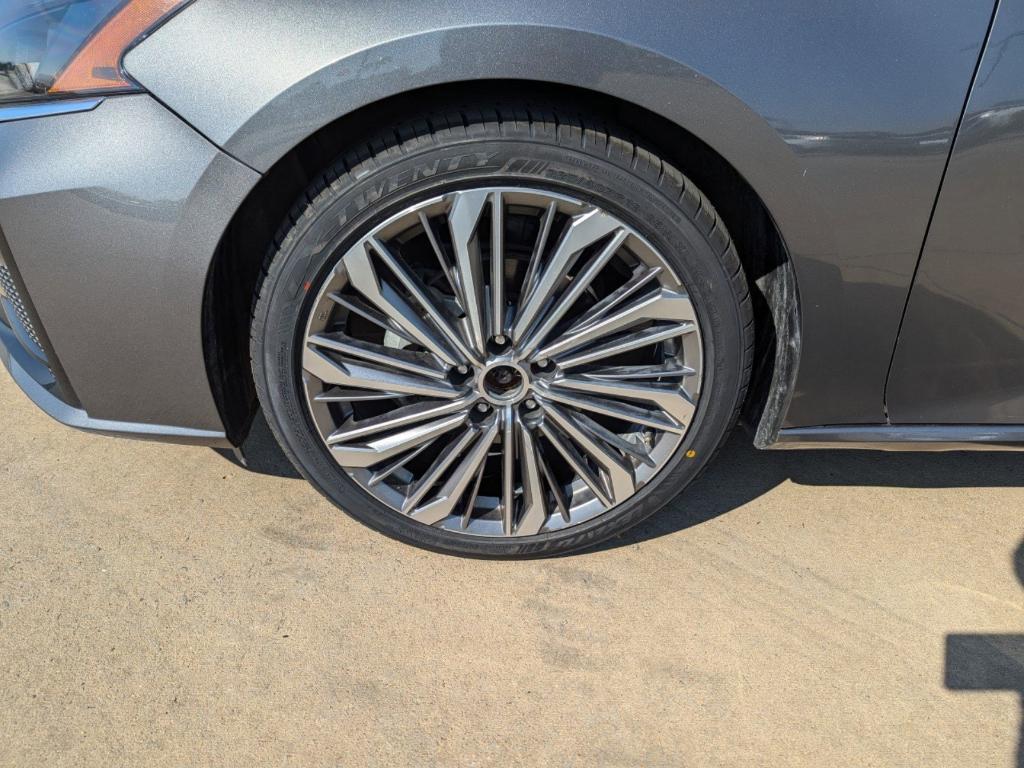 used 2023 Nissan Altima car, priced at $24,332
