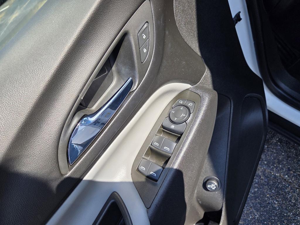 used 2023 Chevrolet Equinox car, priced at $26,500