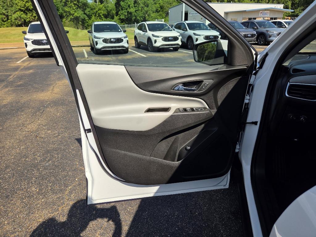 used 2023 Chevrolet Equinox car, priced at $26,500