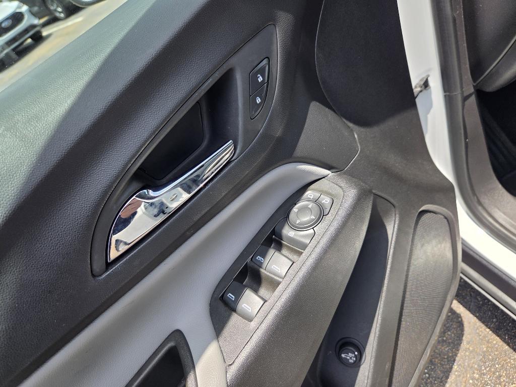 used 2023 Chevrolet Equinox car, priced at $25,994