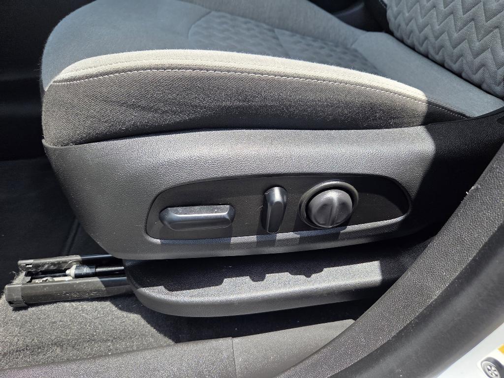 used 2023 Chevrolet Equinox car, priced at $25,994