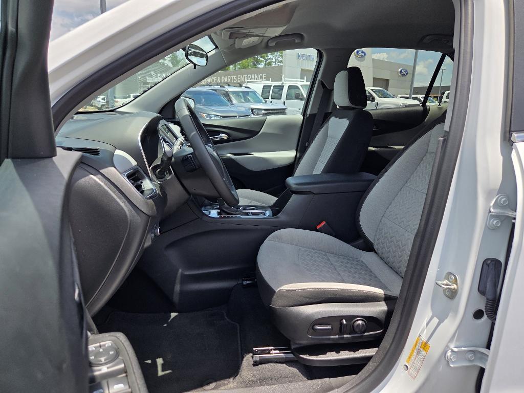 used 2023 Chevrolet Equinox car, priced at $25,994