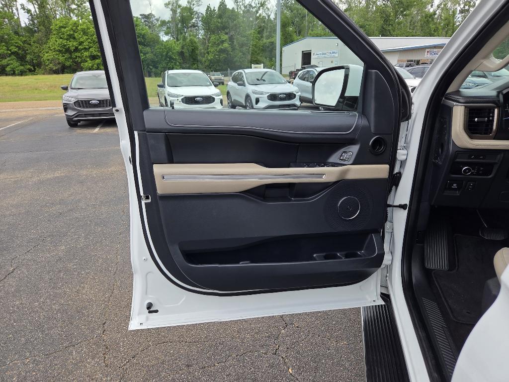 used 2023 Ford Expedition car, priced at $49,561