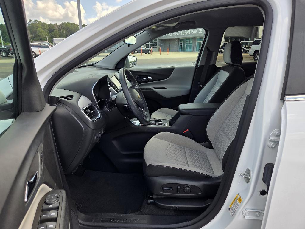 used 2023 Chevrolet Equinox car, priced at $25,555