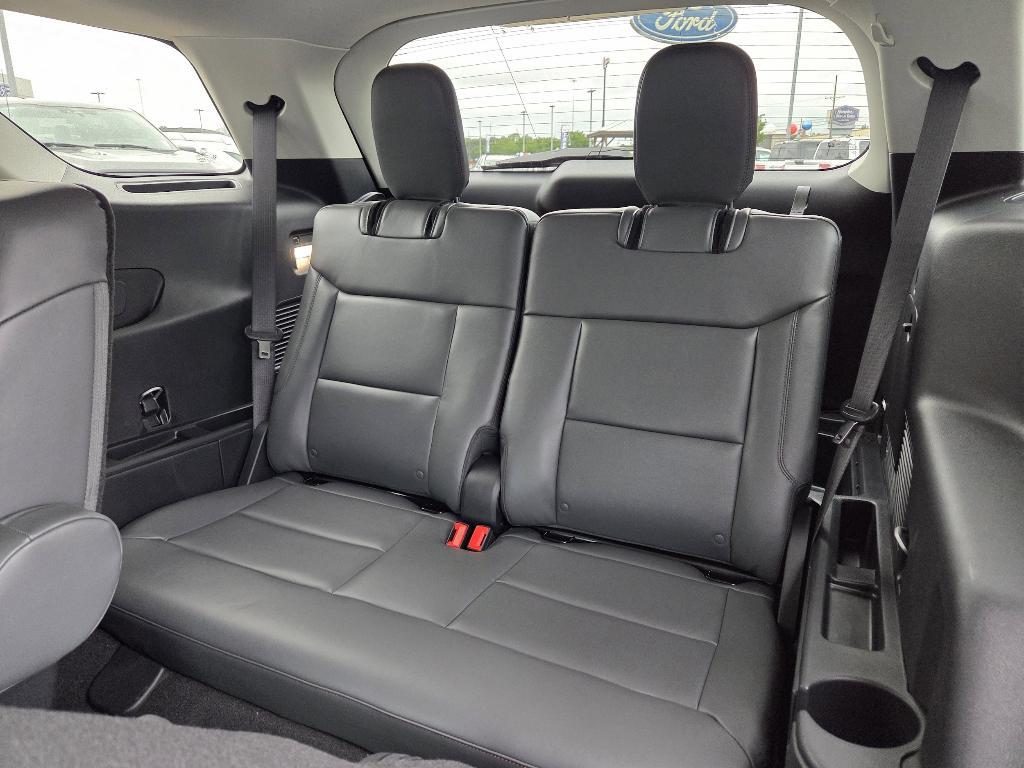 new 2025 Ford Explorer car, priced at $42,476
