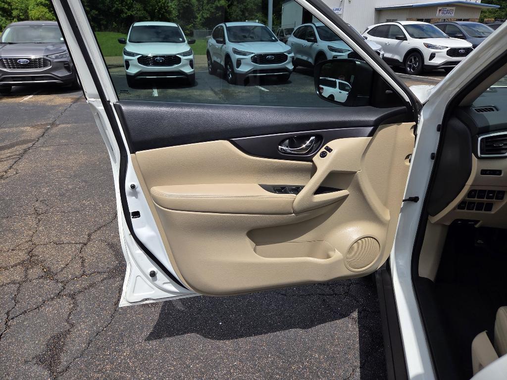 used 2016 Nissan Rogue car, priced at $12,577