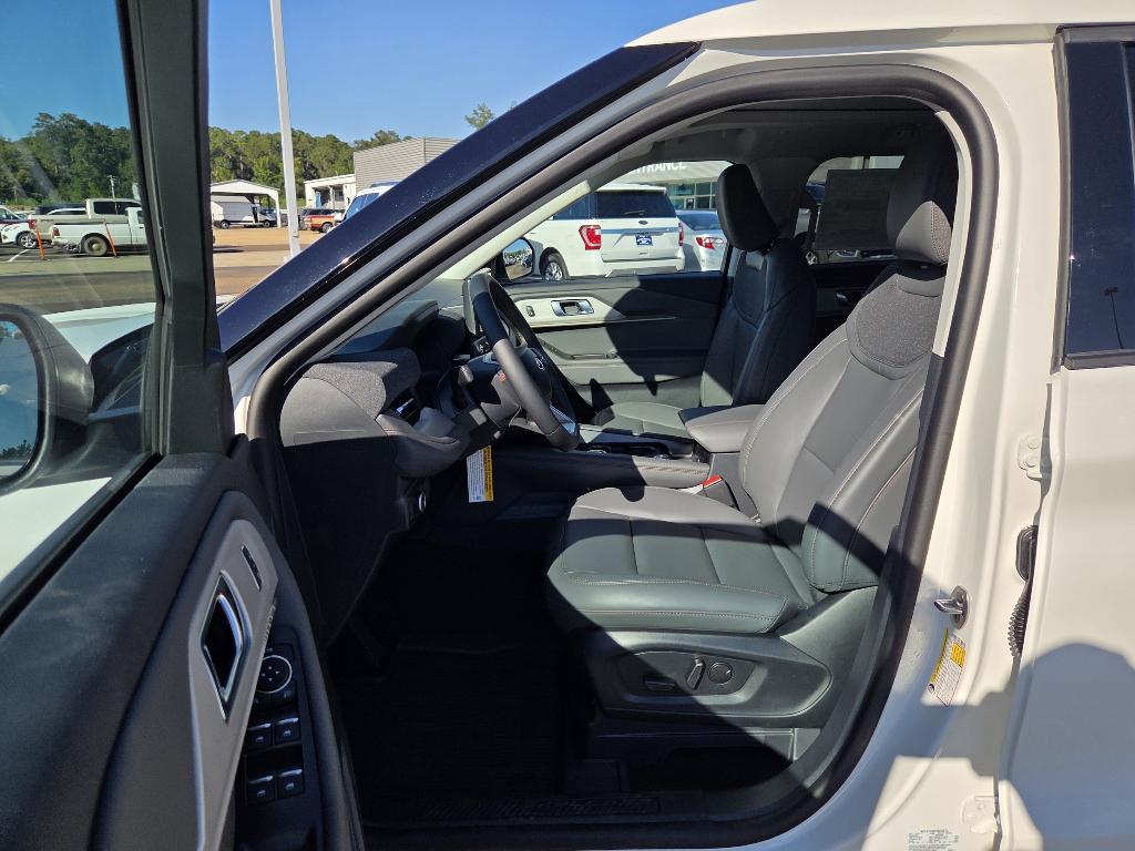 new 2025 Ford Explorer car, priced at $50,265