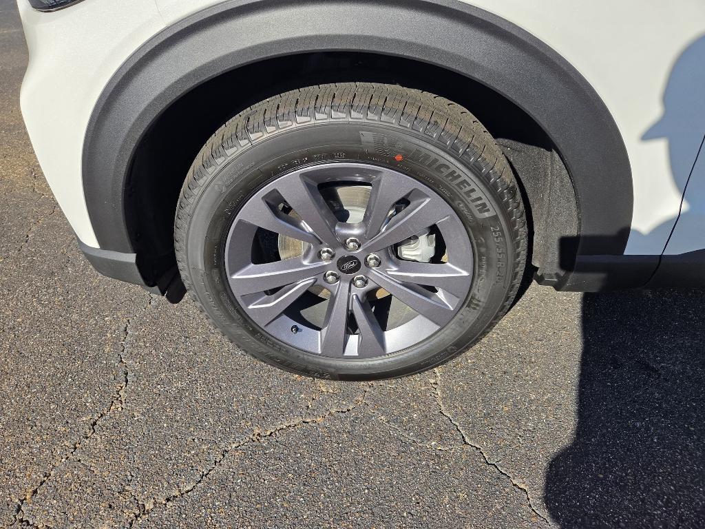 new 2025 Ford Explorer car, priced at $50,265