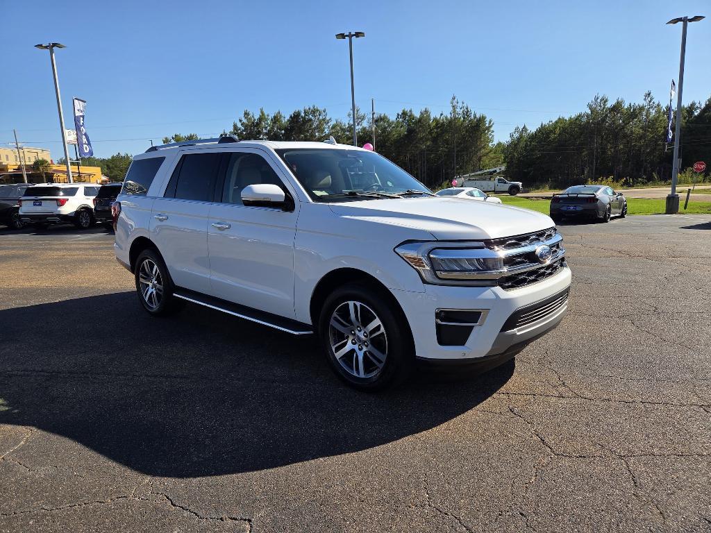 used 2023 Ford Expedition car, priced at $40,555