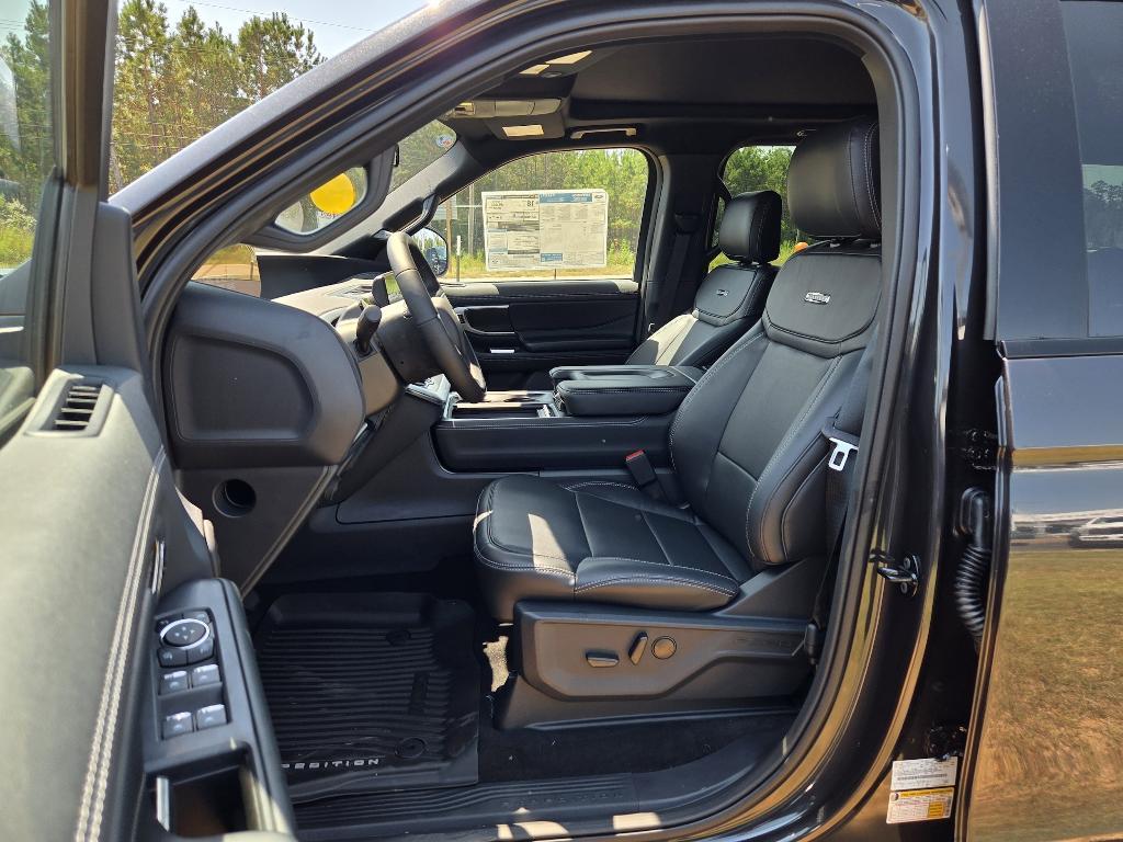 new 2025 Ford Expedition car, priced at $82,410