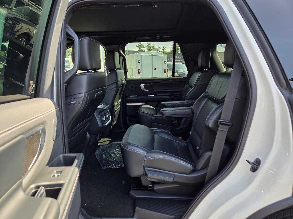 new 2025 Ford Expedition car, priced at $84,220