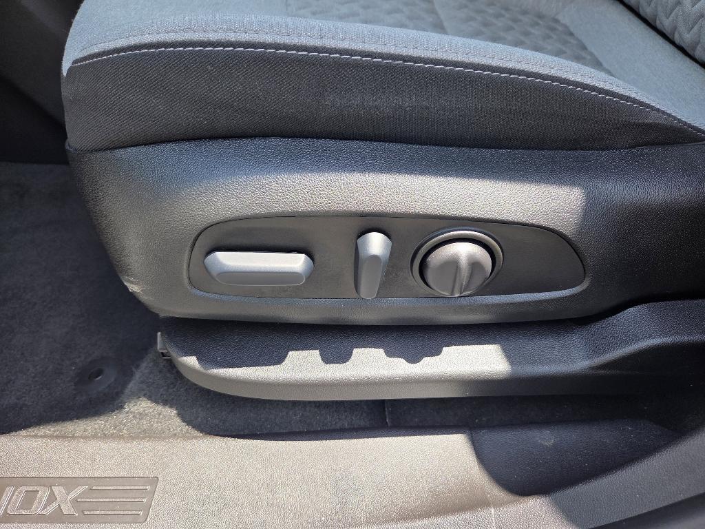used 2024 Chevrolet Equinox car, priced at $26,859