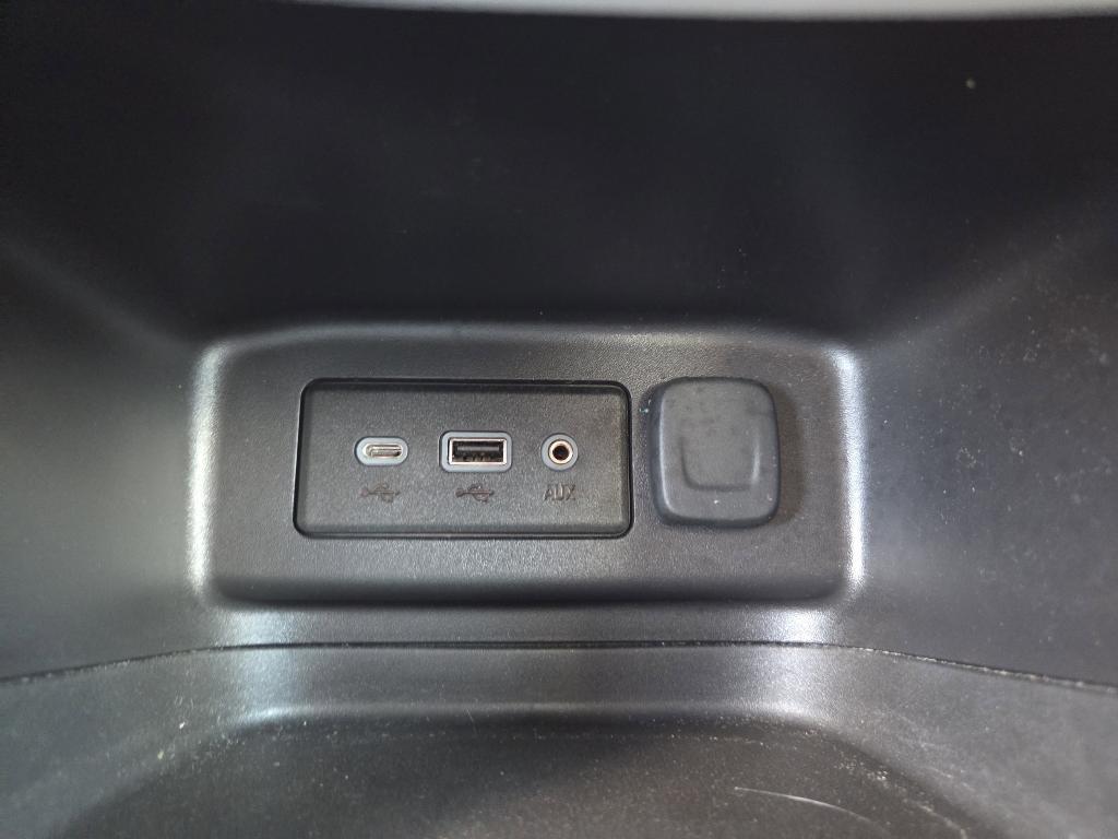 used 2024 Chevrolet Equinox car, priced at $26,859