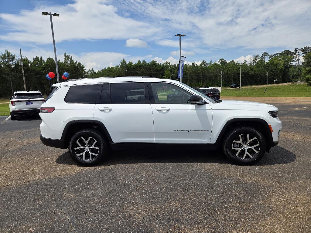 used 2023 Jeep Grand Cherokee L car, priced at $32,888