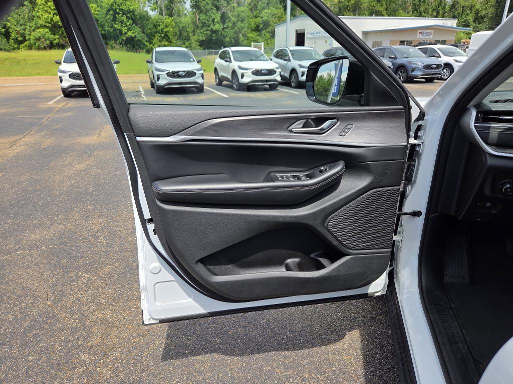 used 2023 Jeep Grand Cherokee L car, priced at $32,888