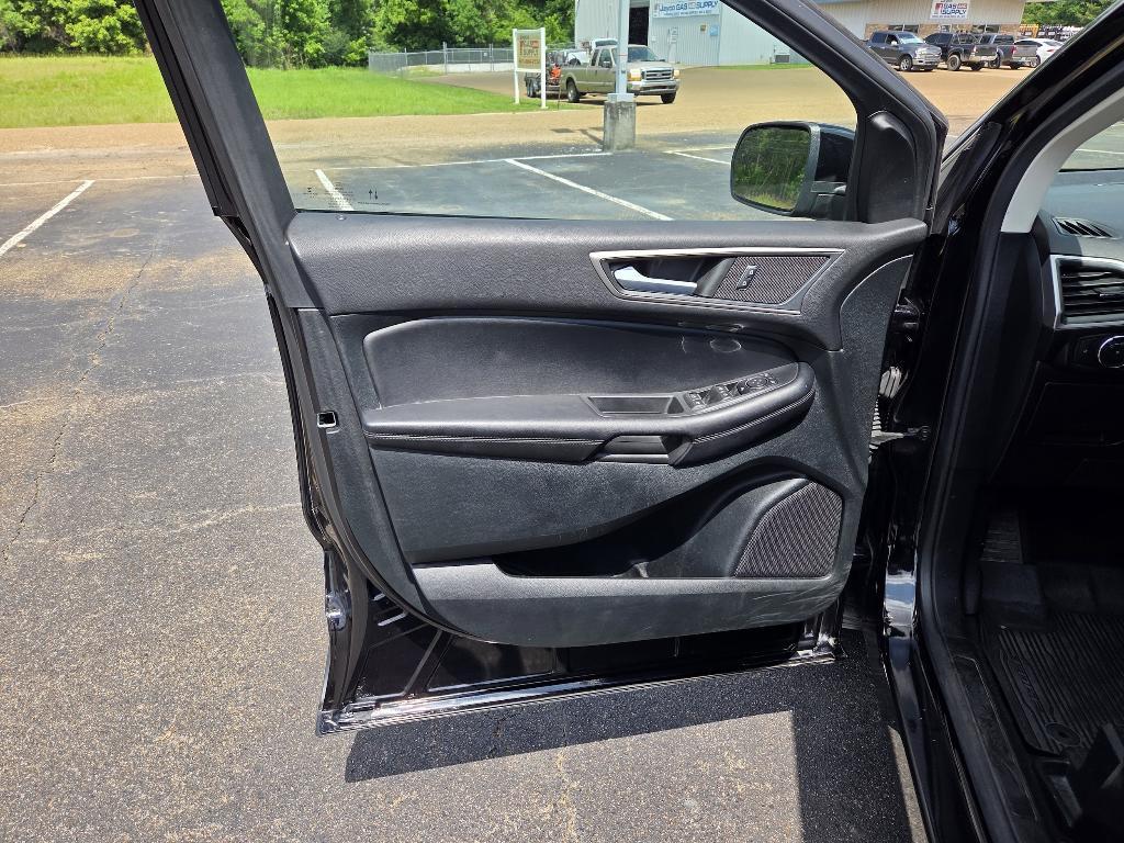 used 2022 Ford Edge car, priced at $23,555
