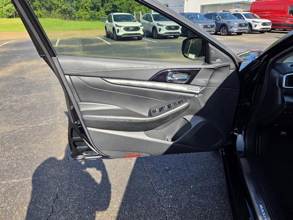 used 2023 Nissan Maxima car, priced at $36,996