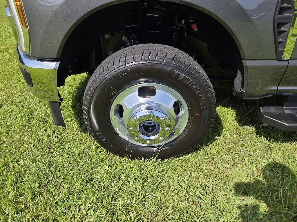 new 2025 Ford F-350 car, priced at $77,985