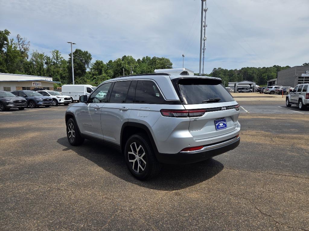 used 2024 Jeep Grand Cherokee car, priced at $34,925