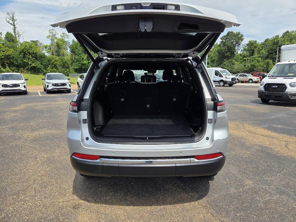 used 2024 Jeep Grand Cherokee car, priced at $34,925
