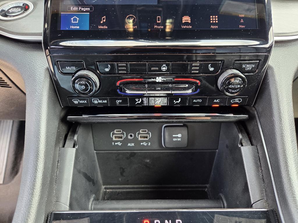 used 2024 Jeep Grand Cherokee car, priced at $34,925