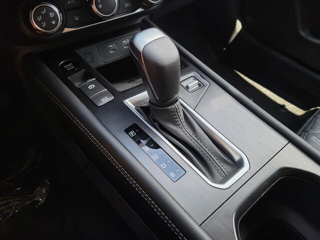 new 2025 Nissan Kicks car, priced at $24,174