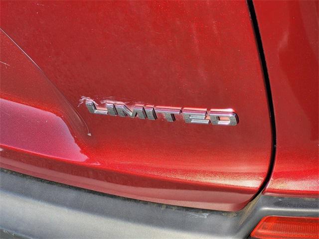 used 2019 Jeep Cherokee car, priced at $18,206