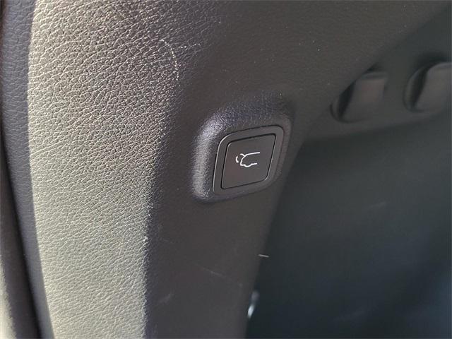 used 2019 Jeep Cherokee car, priced at $18,206