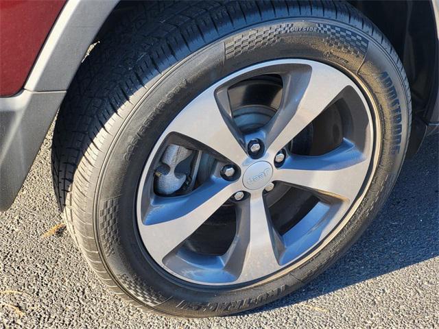 used 2019 Jeep Cherokee car, priced at $18,206