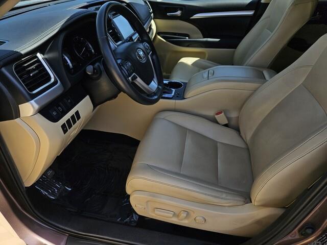 used 2019 Toyota Highlander car, priced at $26,911