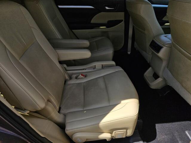 used 2019 Toyota Highlander car, priced at $26,911