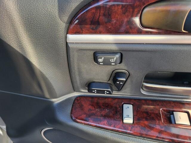 used 2010 Lincoln Town Car car, priced at $13,499