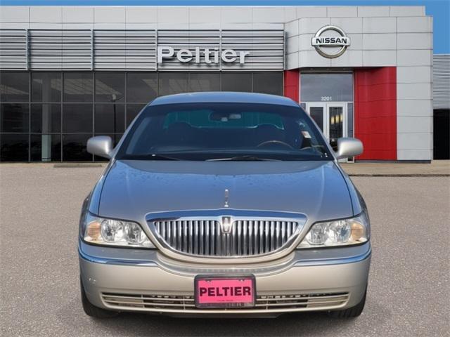 used 2010 Lincoln Town Car car, priced at $13,499