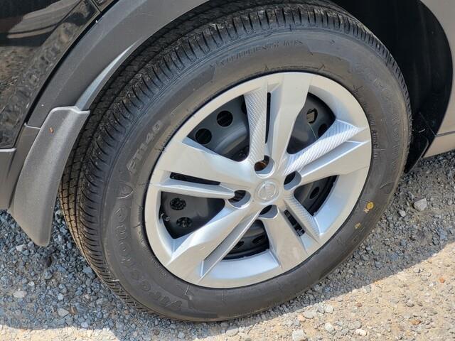 new 2025 Nissan Kicks car, priced at $21,994