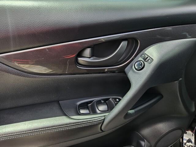 used 2019 Nissan Rogue car, priced at $19,677