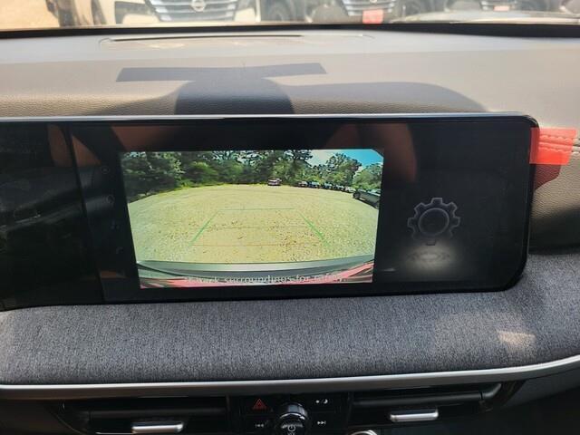 new 2025 Nissan Kicks car, priced at $24,004