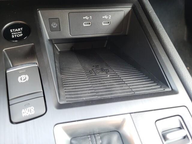 new 2025 Nissan Kicks car, priced at $24,004