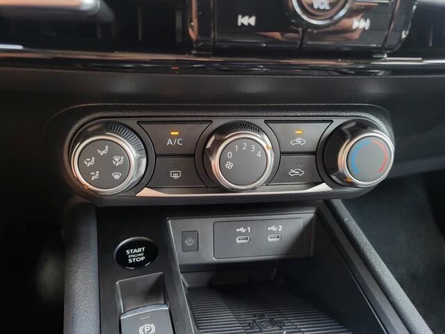 new 2025 Nissan Kicks car, priced at $24,004