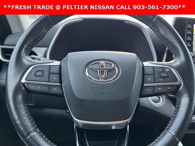 used 2021 Toyota Highlander car, priced at $29,999