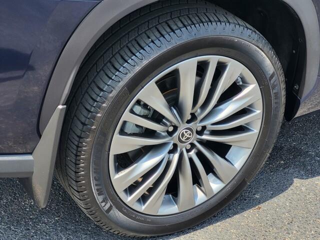 used 2020 Toyota Highlander car, priced at $32,499