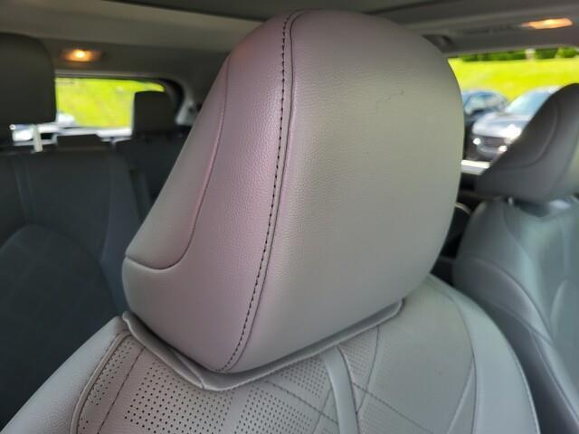 used 2020 Toyota Highlander car, priced at $32,499