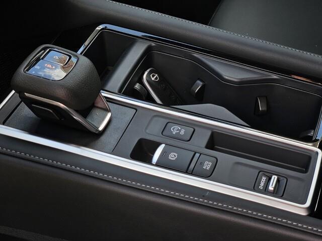 new 2025 Nissan Pathfinder car, priced at $41,299