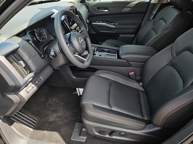 new 2025 Nissan Pathfinder car, priced at $41,299