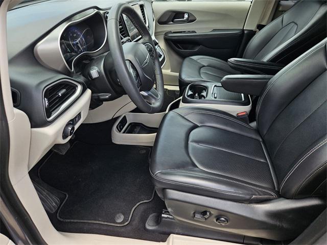 used 2023 Chrysler Pacifica car, priced at $25,471