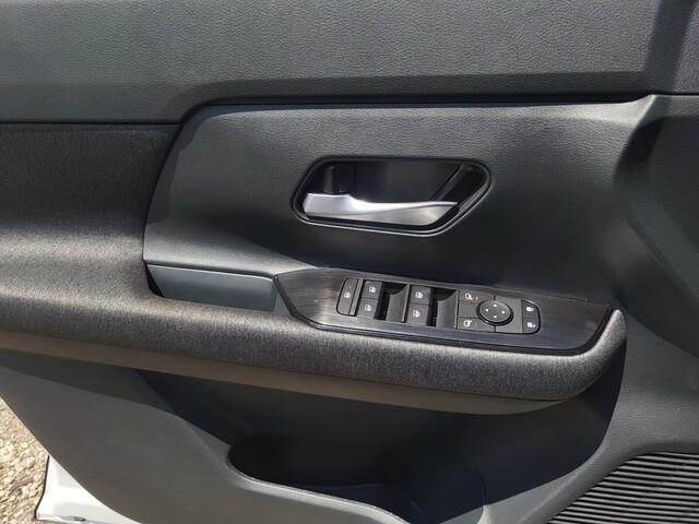 new 2025 Nissan Kicks car, priced at $23,024