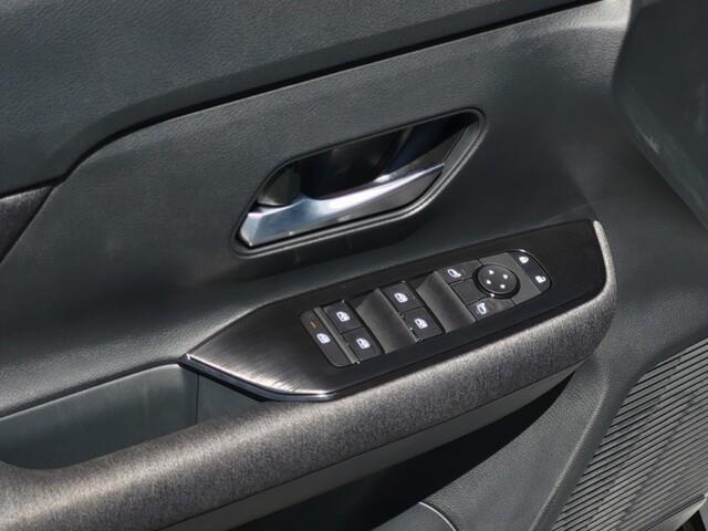 new 2025 Nissan Kicks car, priced at $24,408