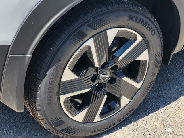 new 2025 Nissan Kicks car, priced at $24,408