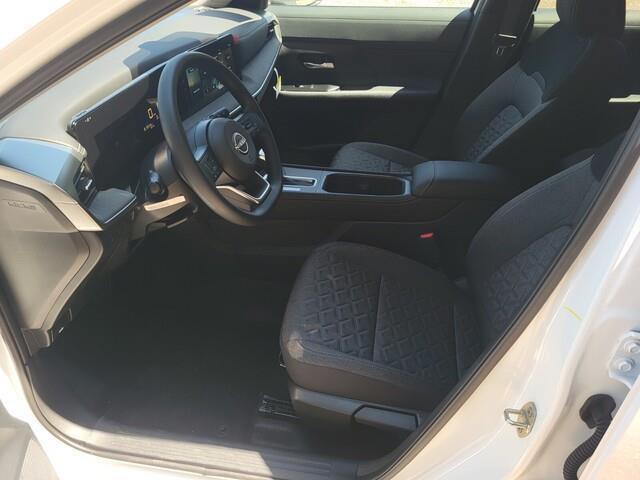 new 2025 Nissan Kicks car, priced at $24,032