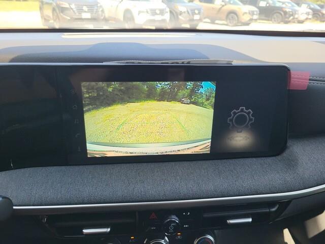 new 2025 Nissan Kicks car, priced at $24,032