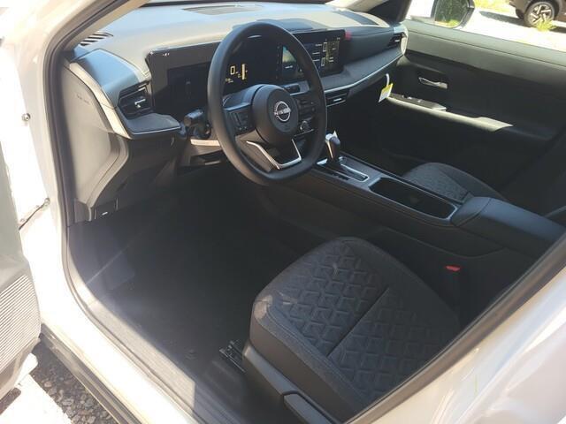 new 2025 Nissan Kicks car, priced at $24,032